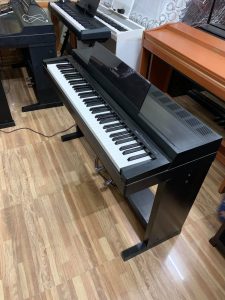 đàn piano điện yamaha CLP-200